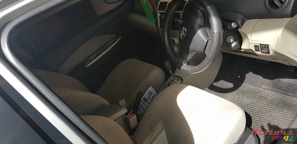 2006' Toyota belta photo #6