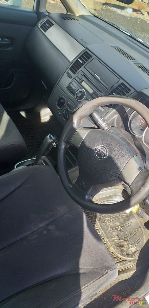 2006' Nissan Tiida photo #6