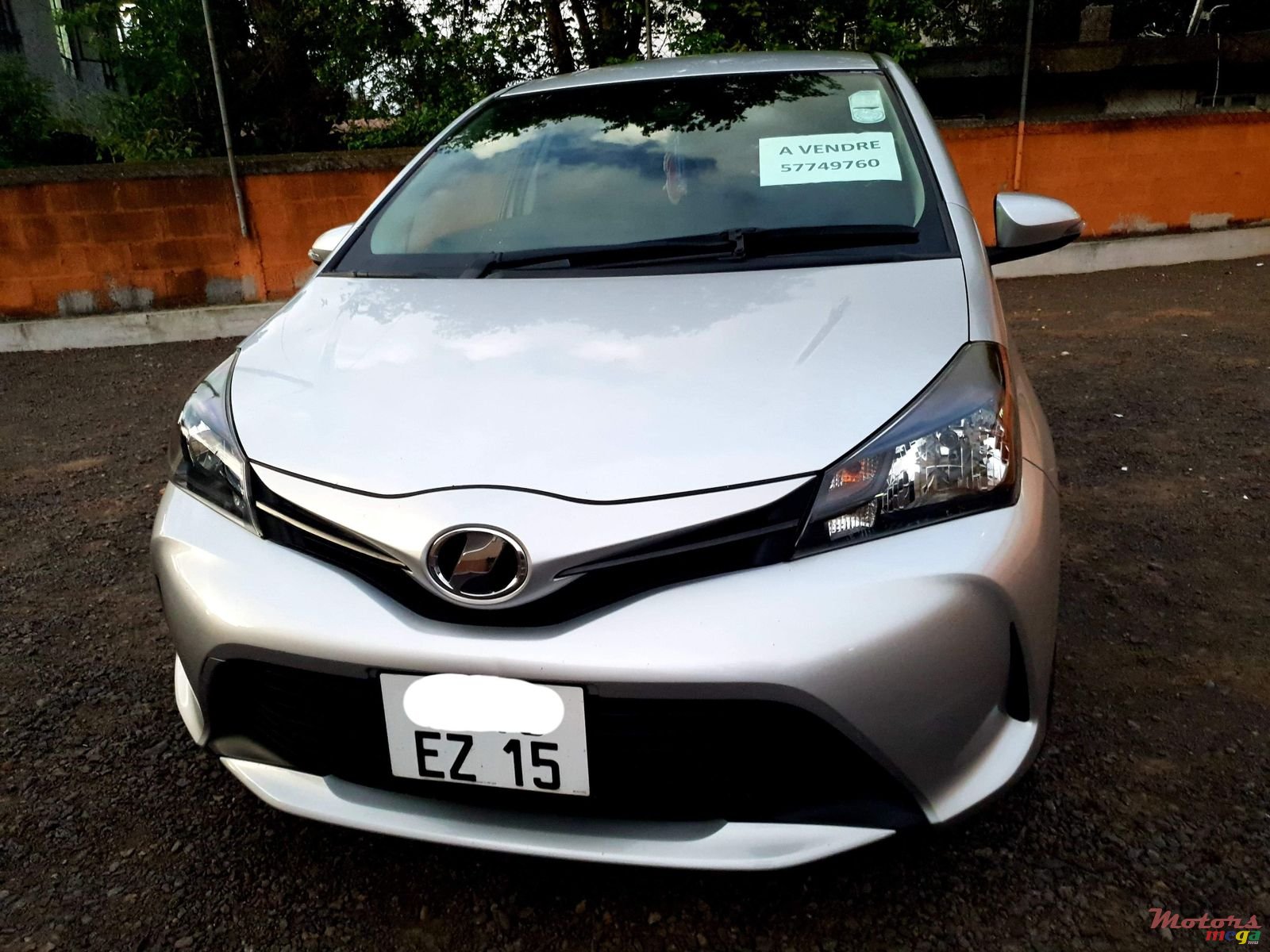 2015' Toyota Vitz photo #3
