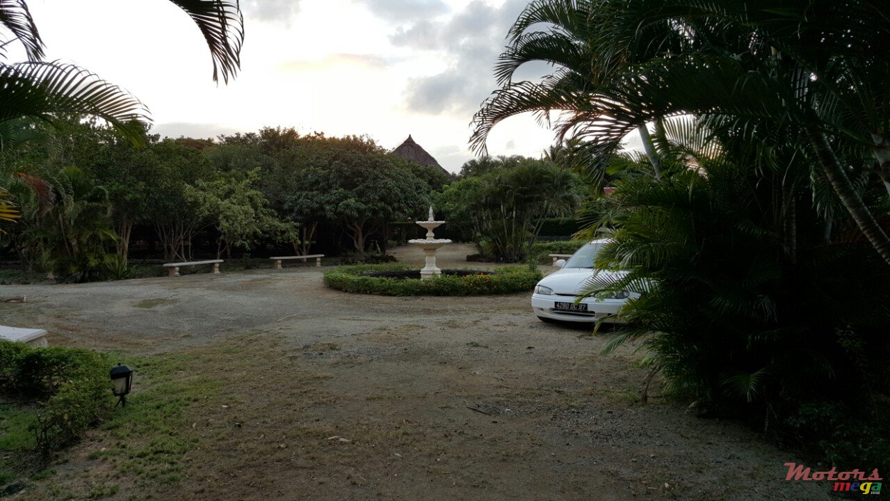 1997' Hyundai Accent photo #2