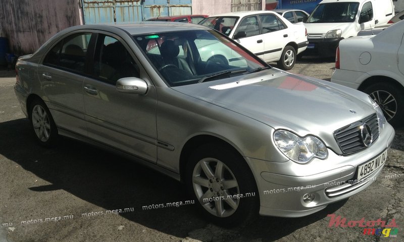 2004' Mercedes-Benz C180 photo #2