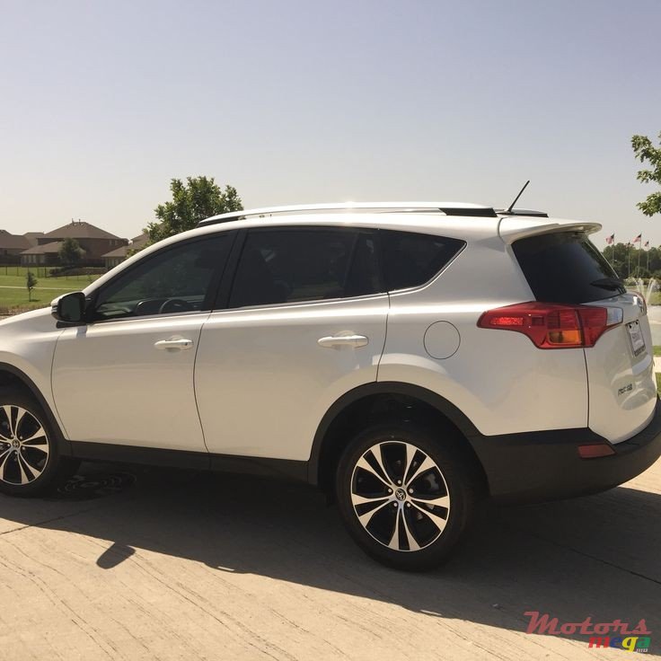 2015' Toyota RAV4 photo #2