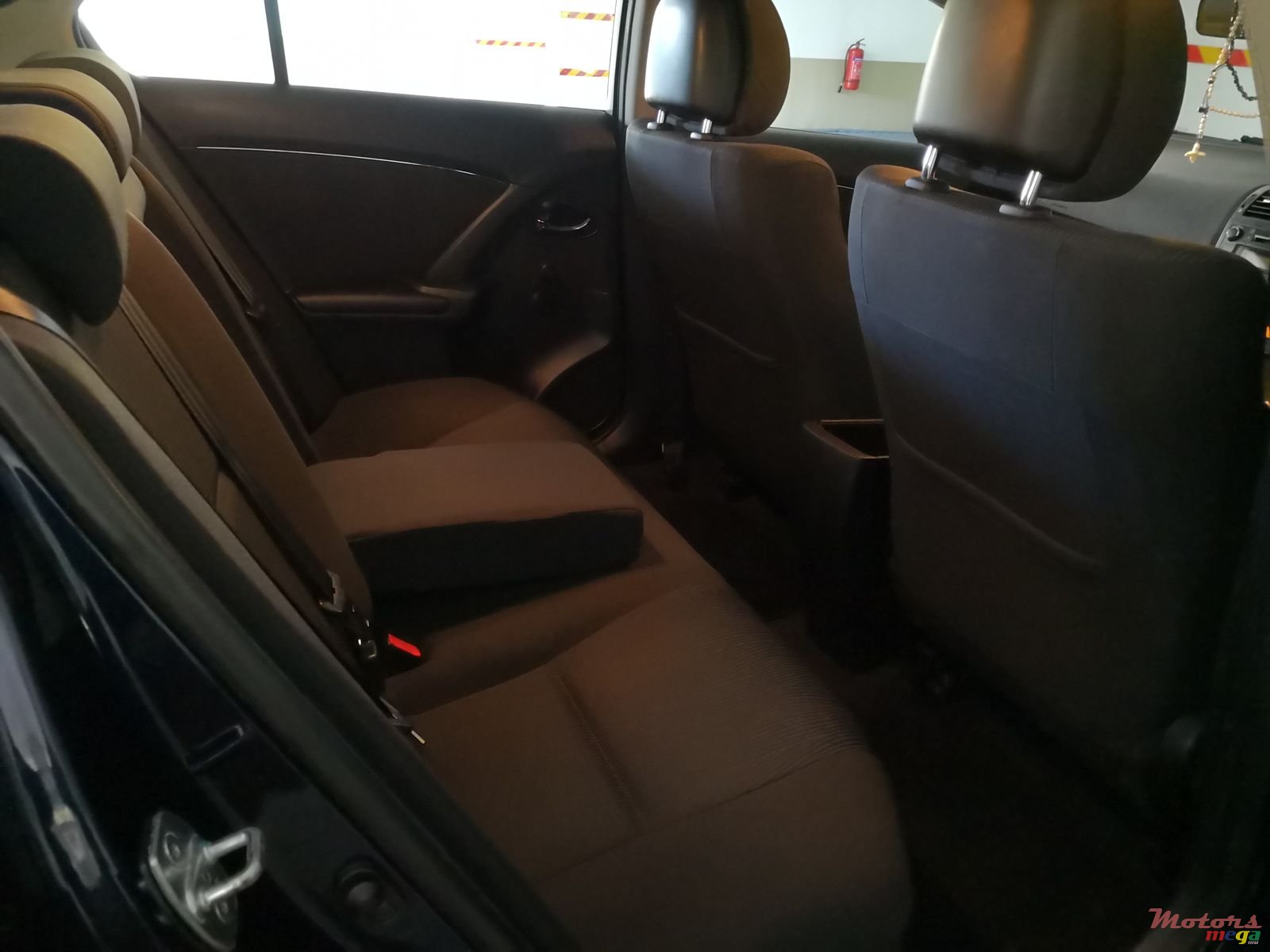 2009' Toyota Avensis photo #6