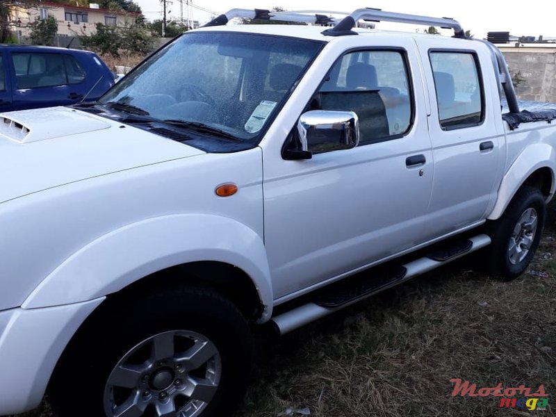 2014' Nissan 4x2 Pick Up photo #4