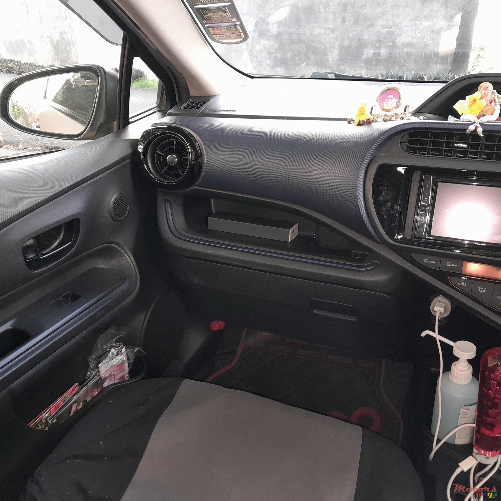 2015' Toyota Aqua Hybrid/Petrol photo #1