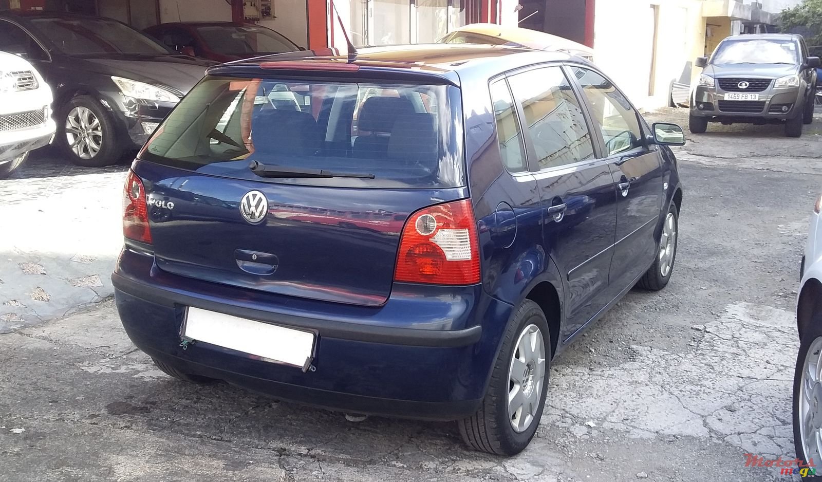 2004' Volkswagen Polo photo #4