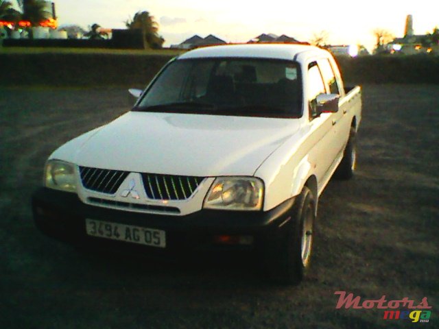 2006' Mitsubishi L 200 photo #1