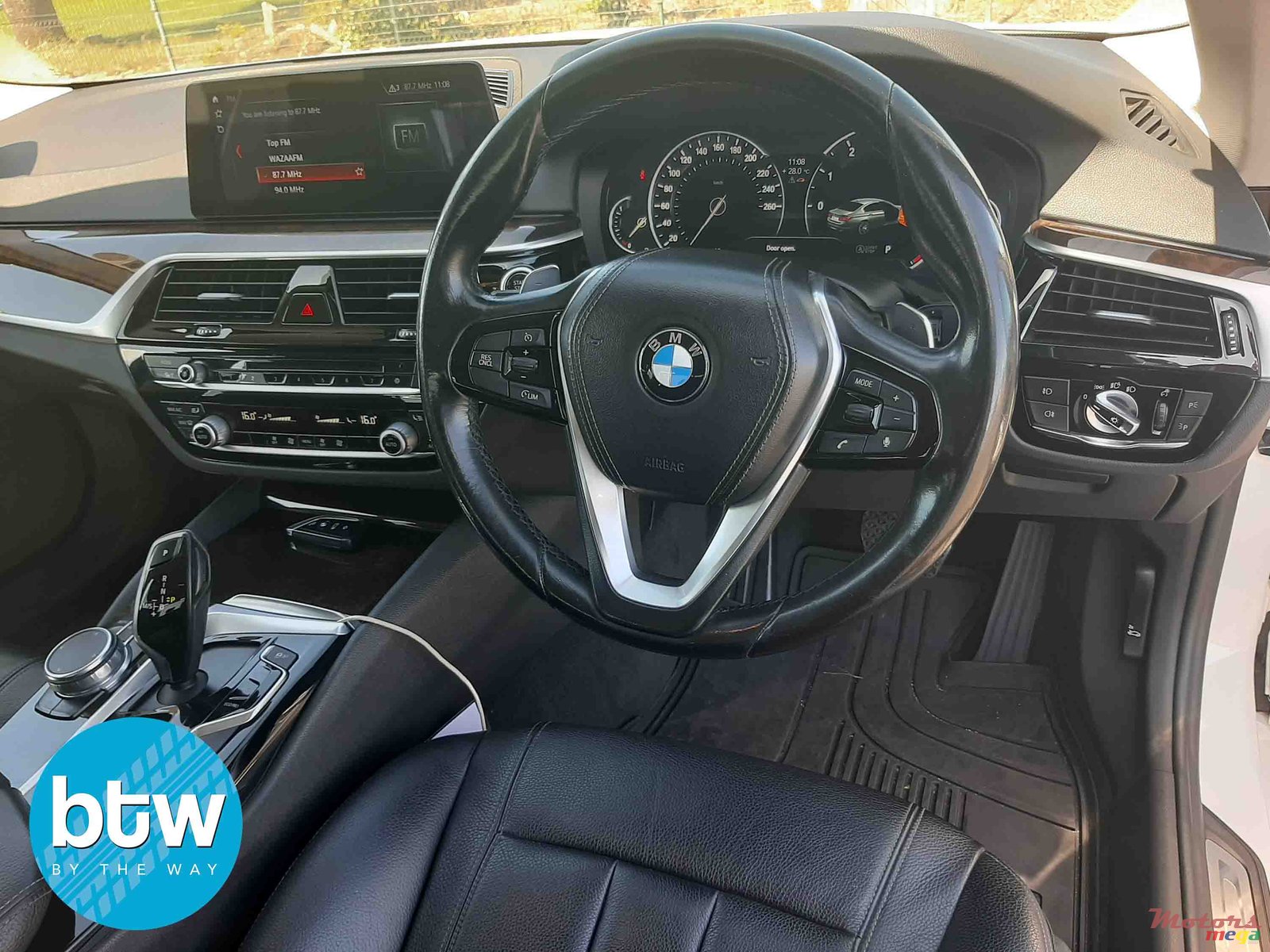 2017' BMW 5 Series photo #6