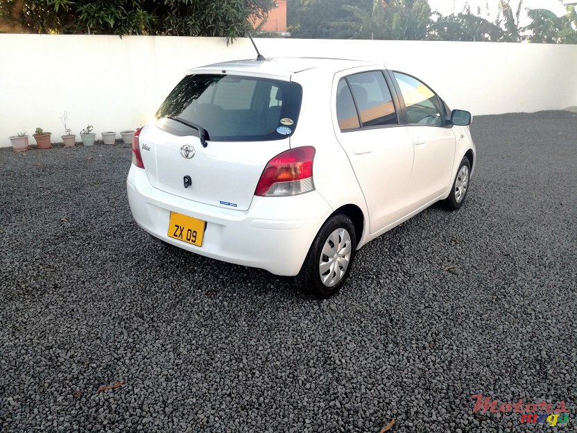 2009' Toyota Vitz Auto 1000cc JAPAN photo #1