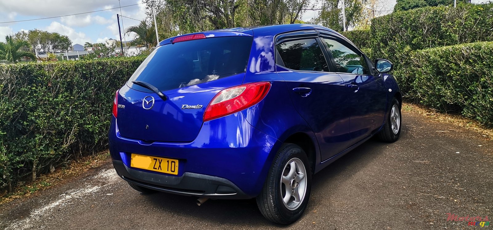 2010' Mazda Demio photo #3