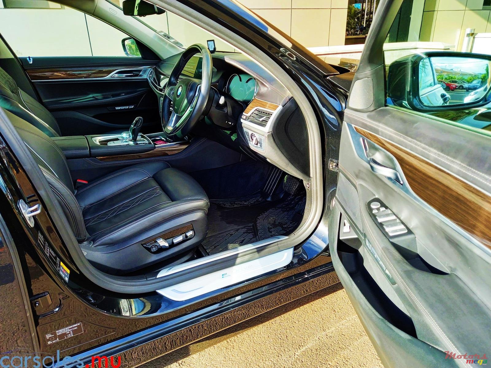 2017' BMW 740 e iPerformance photo #6