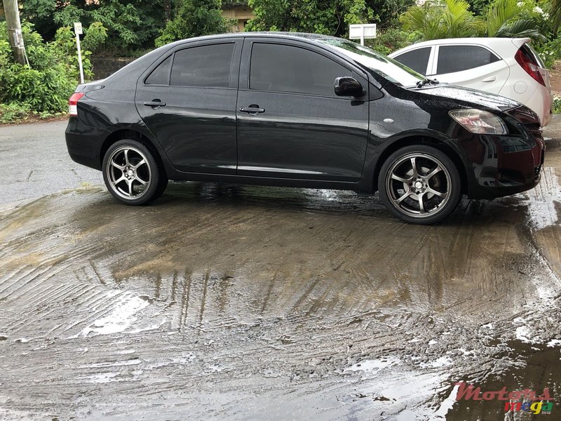 2007' Toyota Yaris photo #3