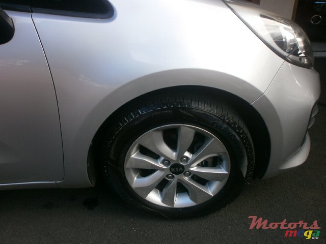 2016' Kia Rio photo #6