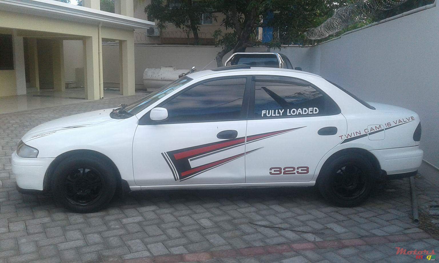 1998' Mazda 323 photo #3