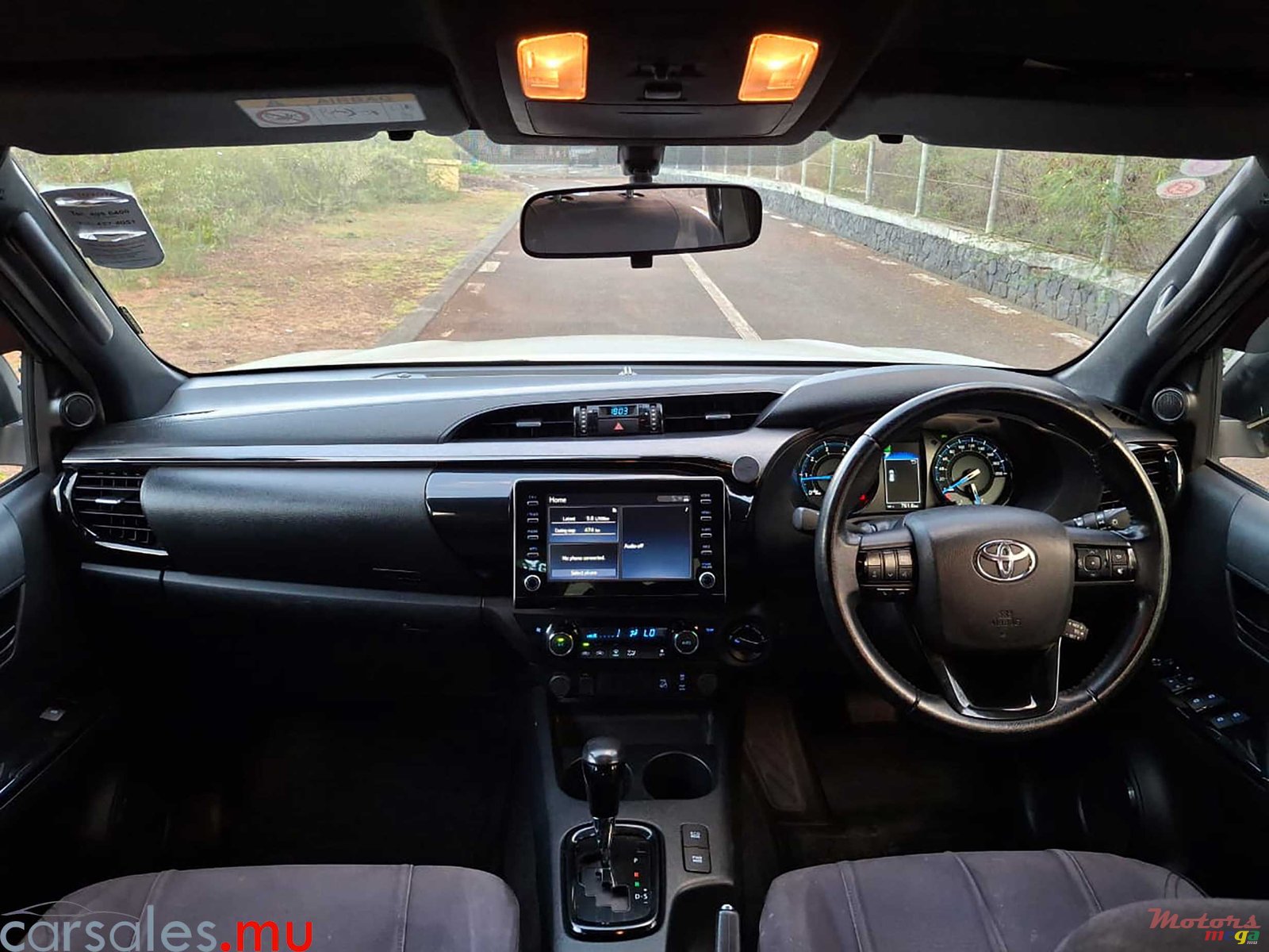 2021' Toyota Hilux 2.8 GD6 Legend photo #5