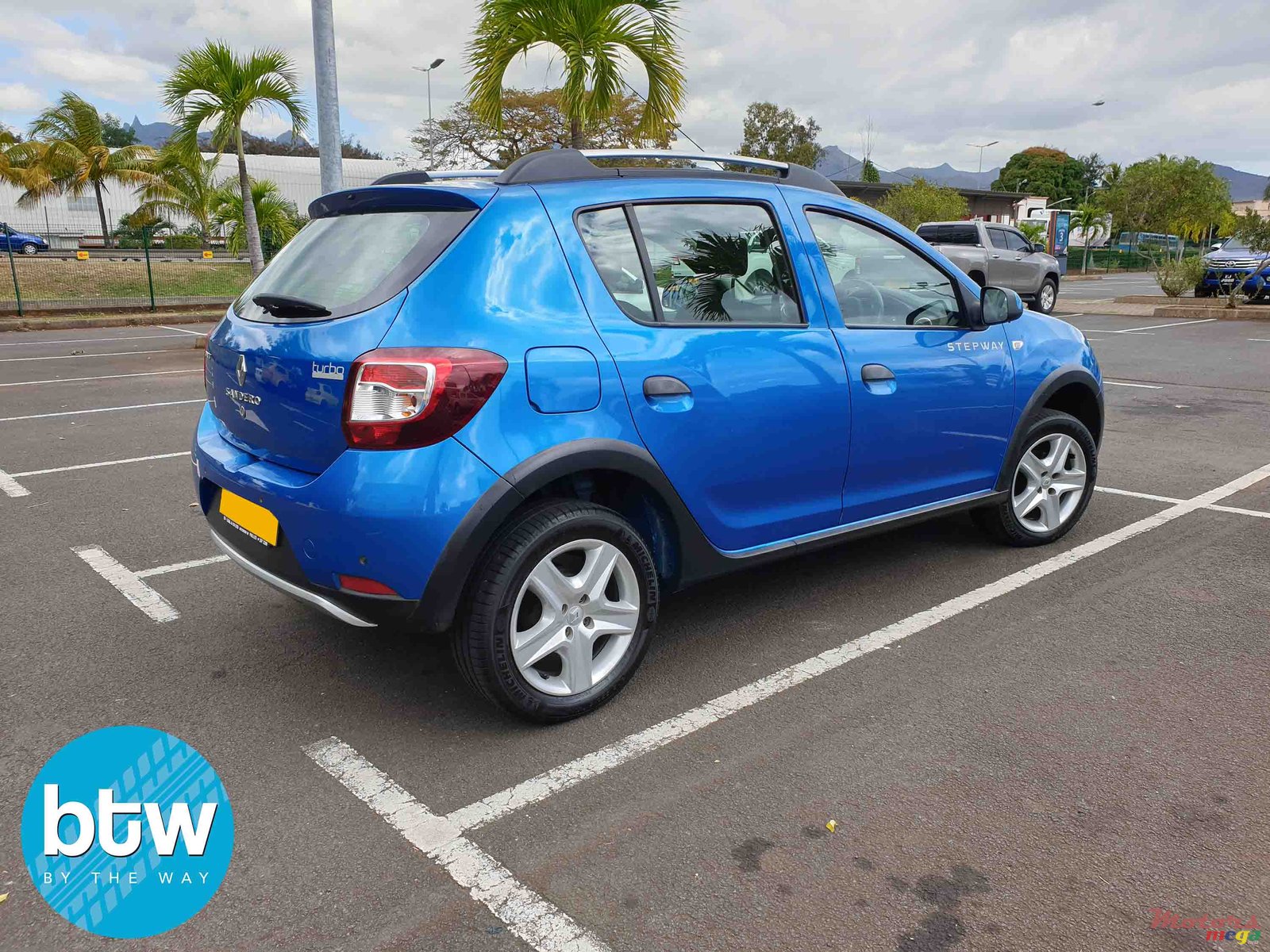 2014' Renault Sandero StepWay 0.9 Turbo photo #2