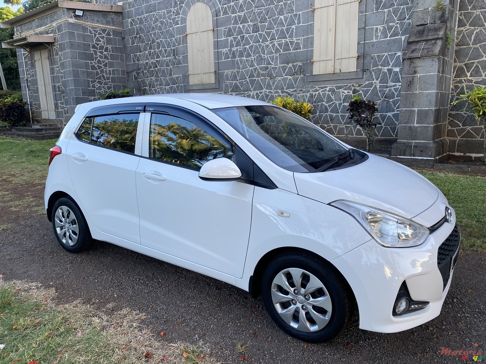 2019' Hyundai i10 Grand photo #3