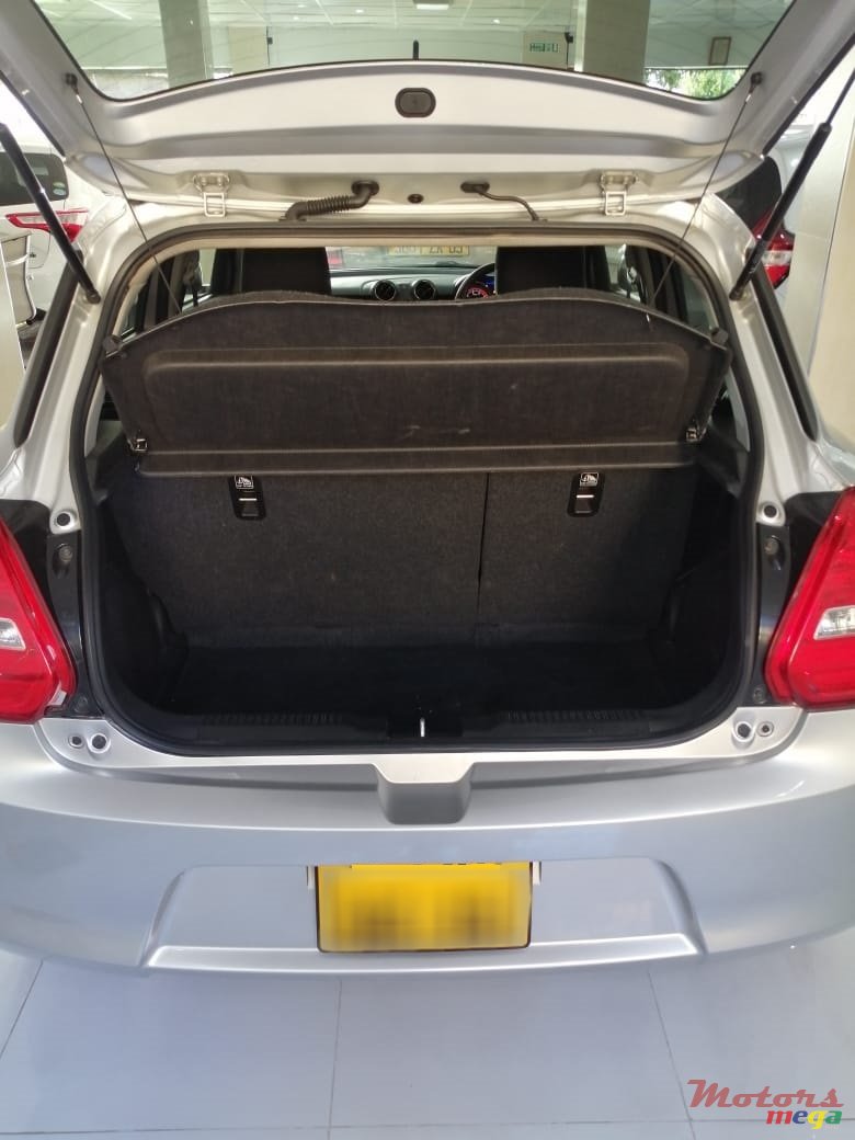 2019' Suzuki Swift photo #7