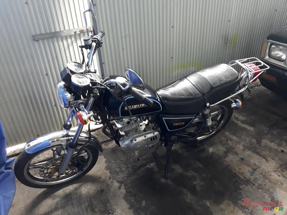 2011' Suzuki GN photo #7