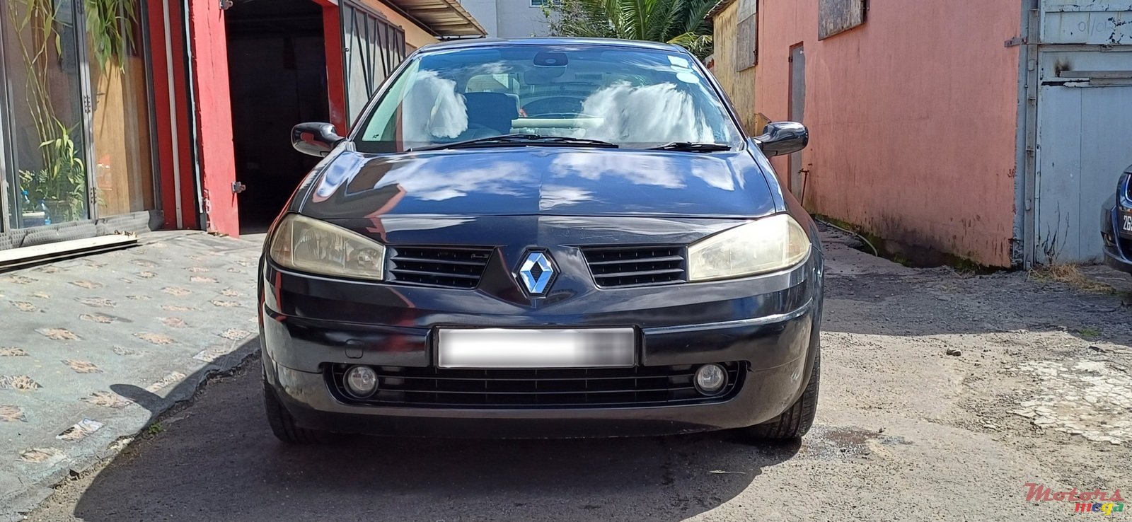 2005' Renault Megane photo #1