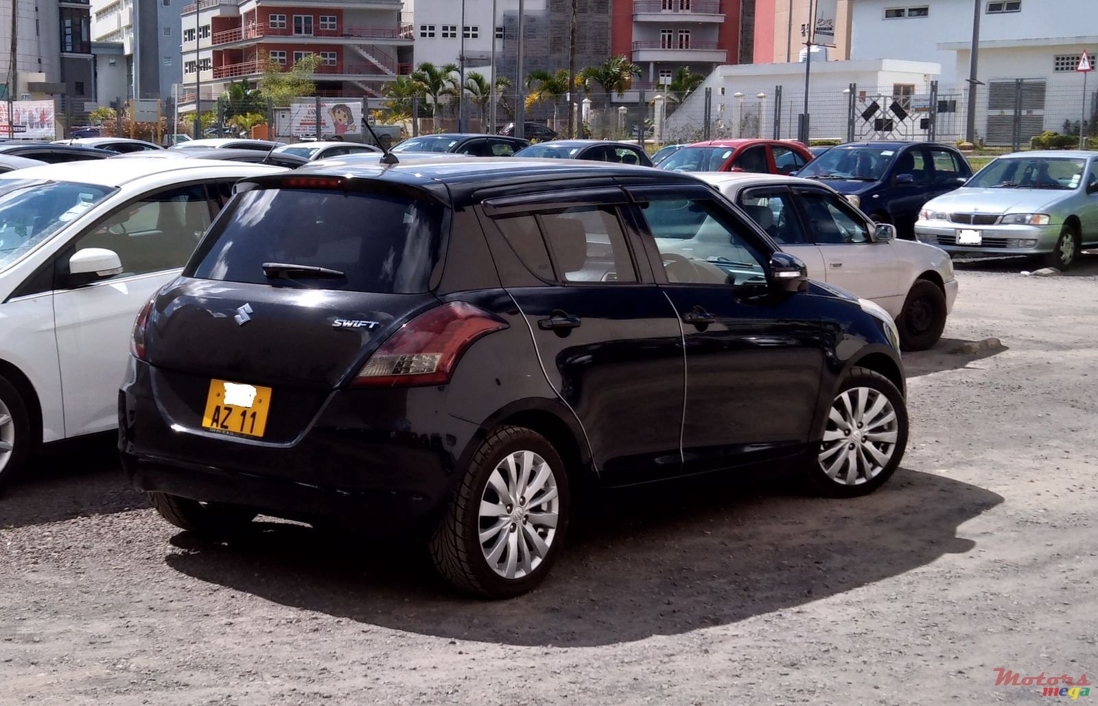 2011' Suzuki Swift photo #1