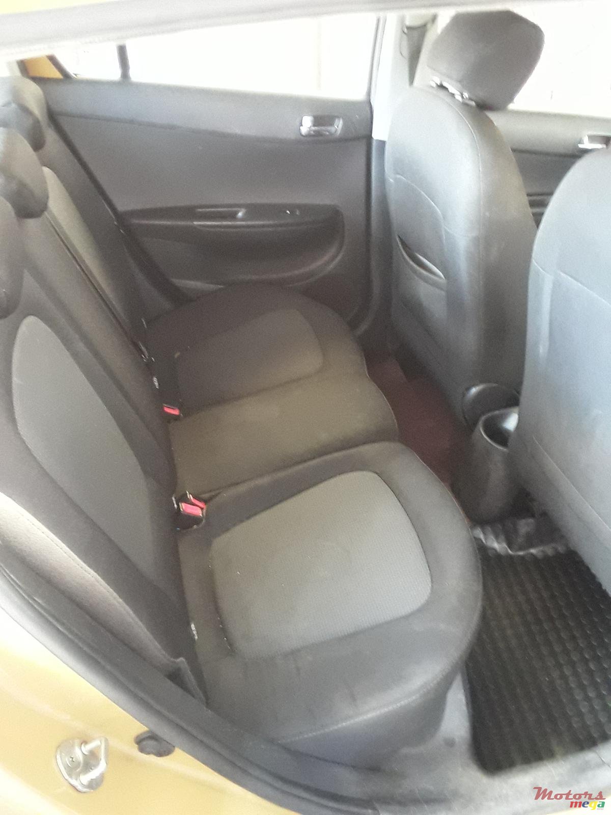 2015' Hyundai i20 photo #2