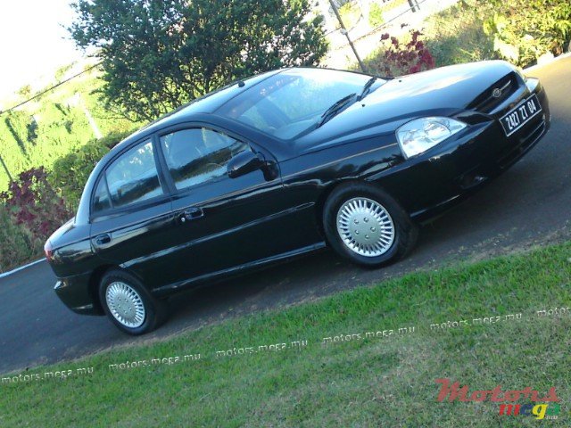 2004' Kia Rio photo #1