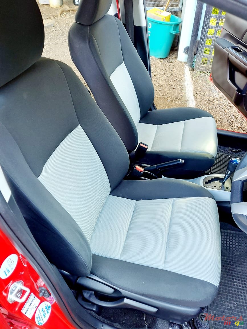 2014' Toyota Aqua Dorigine photo #3