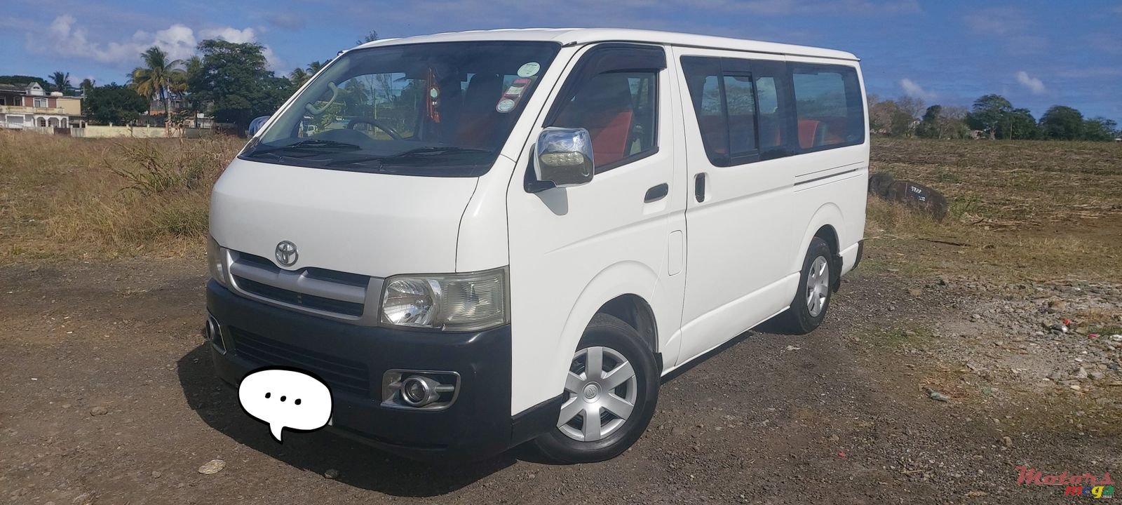 2006' Toyota HiAce photo #2