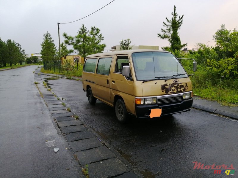 1998' Nissan Urvan photo #1