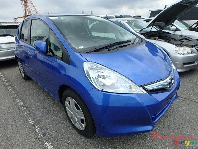 2012' Honda Fit Hybrid photo #1
