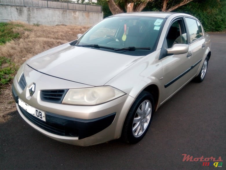 2008' Renault Megane photo #1