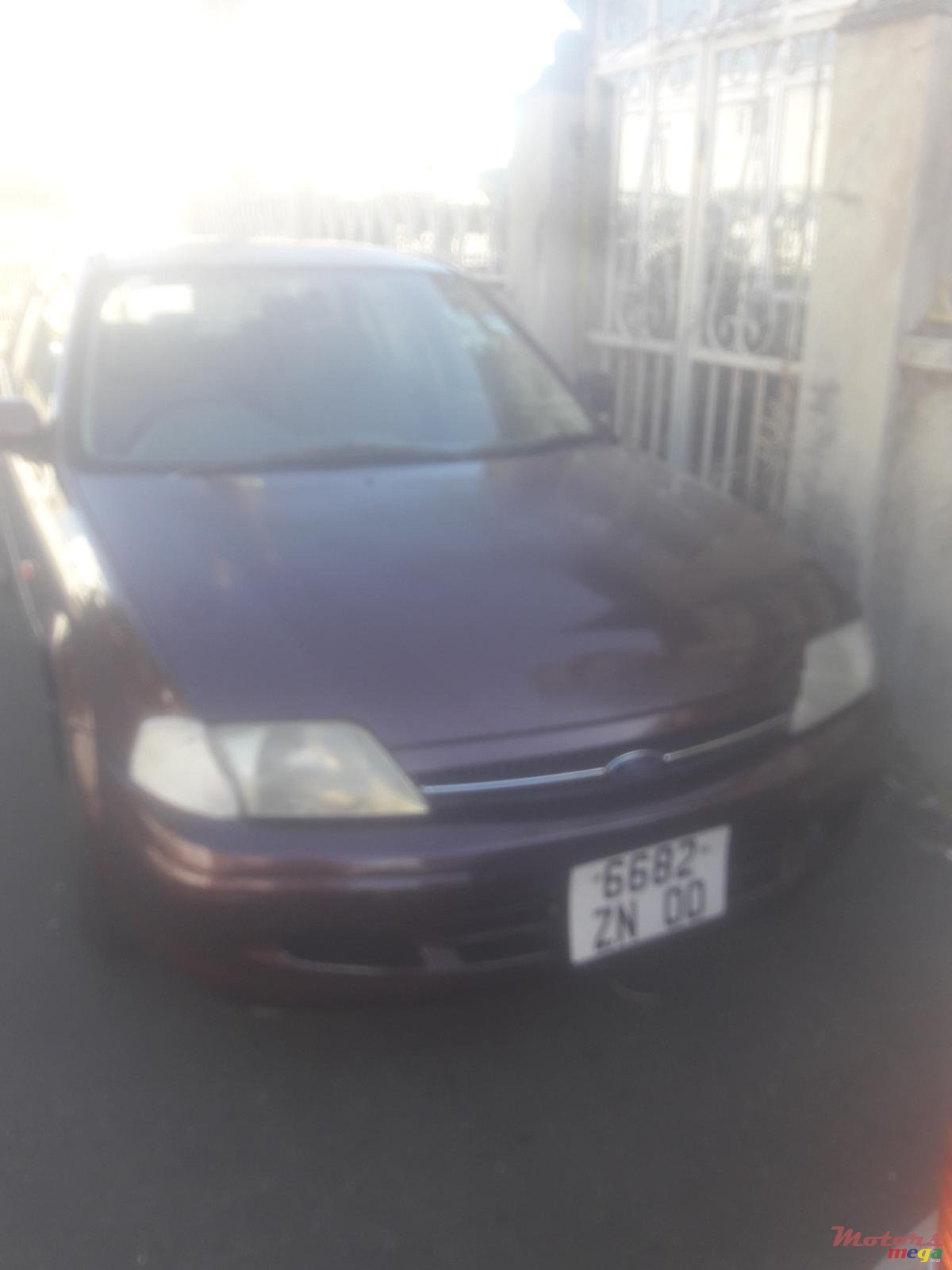 2000' Ford Laser photo #1