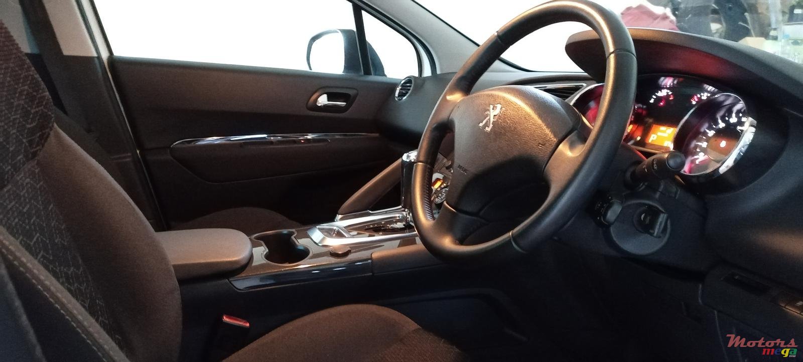 2016' Peugeot 3008 photo #5