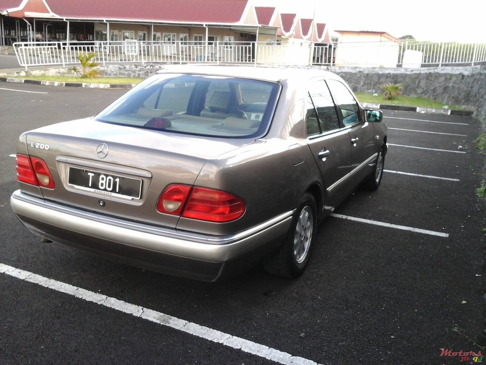 1996' Mercedes-Benz E-Class e200 photo #2