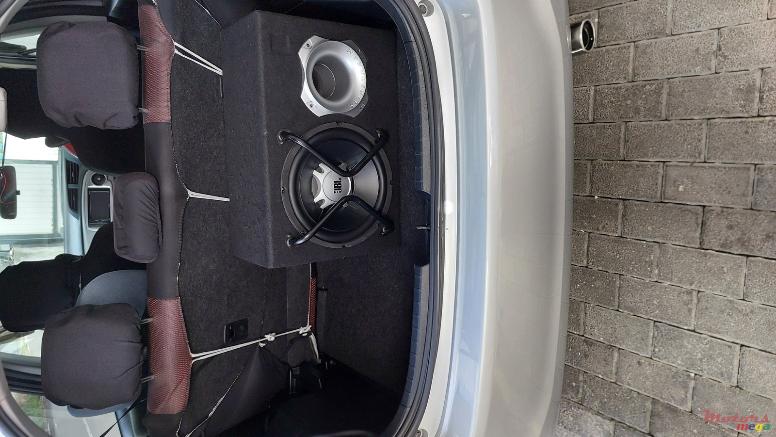 2013' Toyota Vitz photo #5