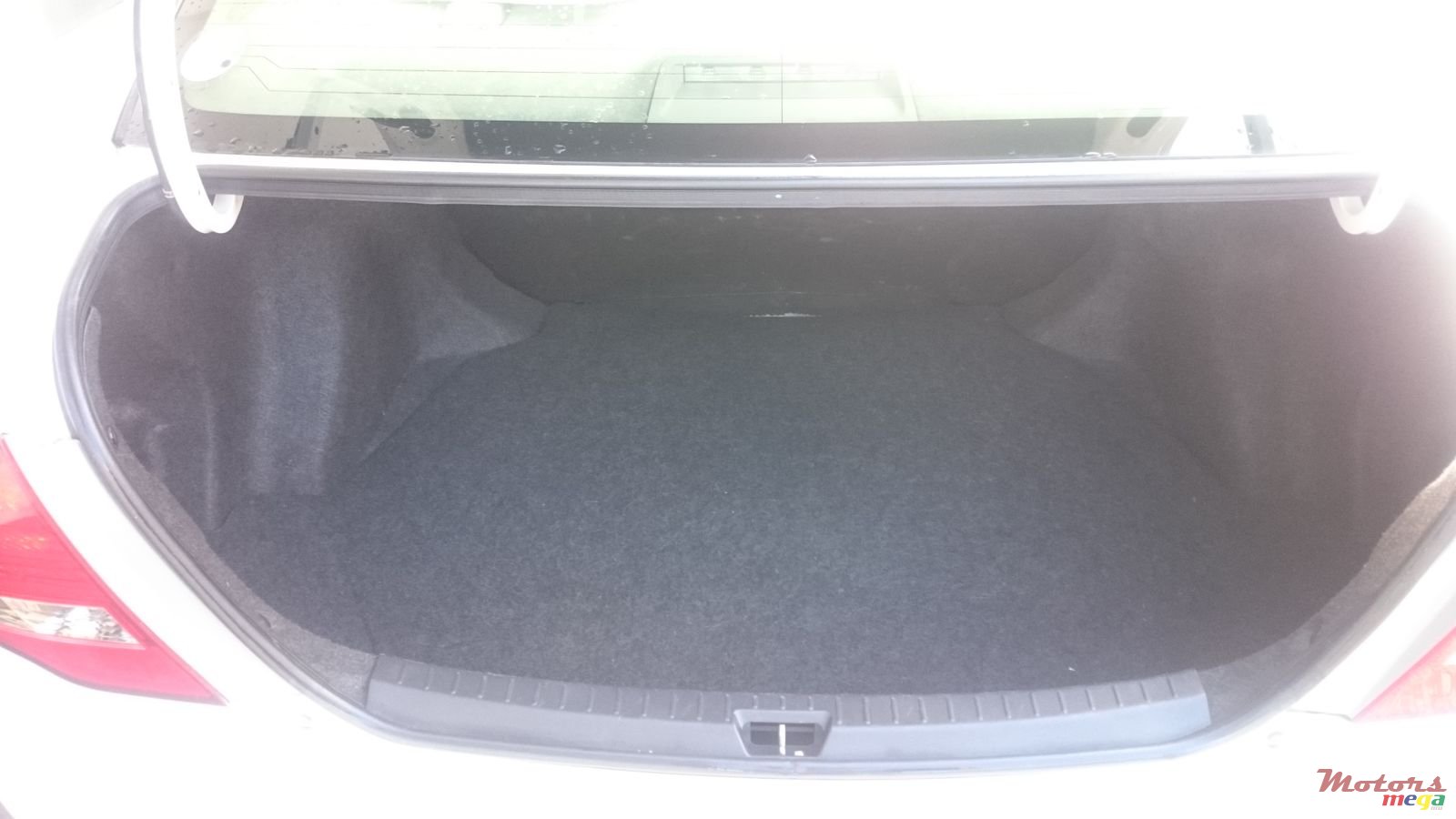 2009' Toyota Axio Grade X photo #7