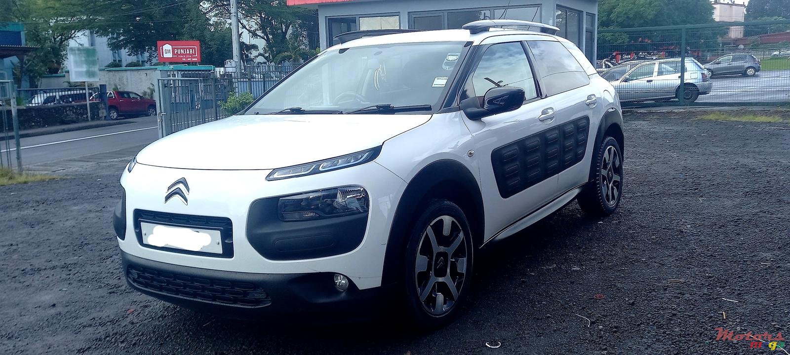 2015' Citroen C4 Cactus photo #1