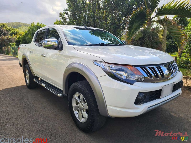 2016' Mitsubishi L 200 Sportero 2.5 photo #2