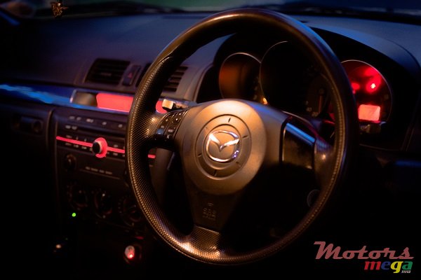 2004' Mazda 3 photo #5