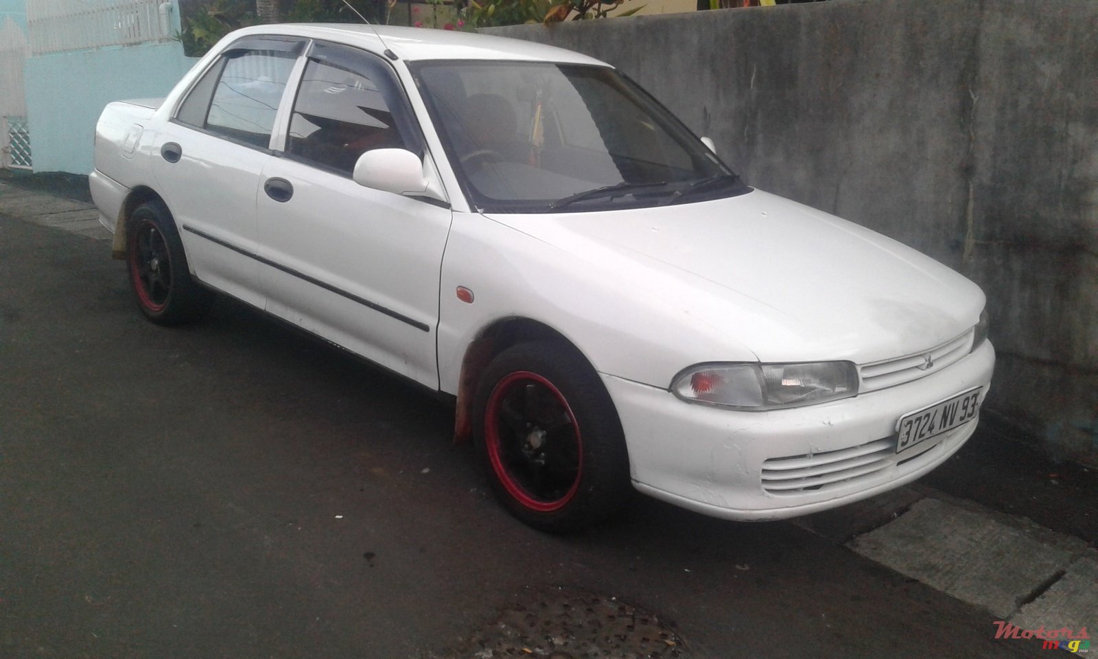 1993' Mitsubishi Lancer photo #2