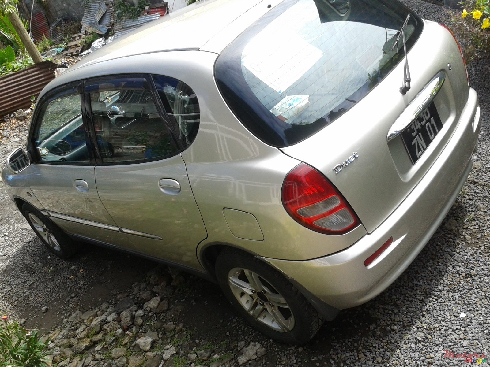 2001' Toyota DUET photo #2