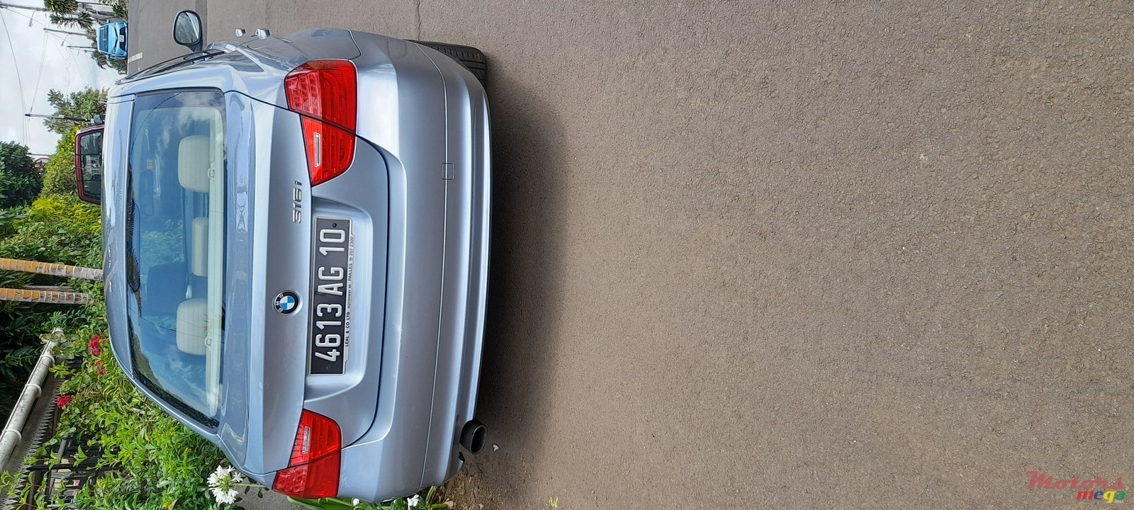 2010' BMW 3 Series 316i photo #7