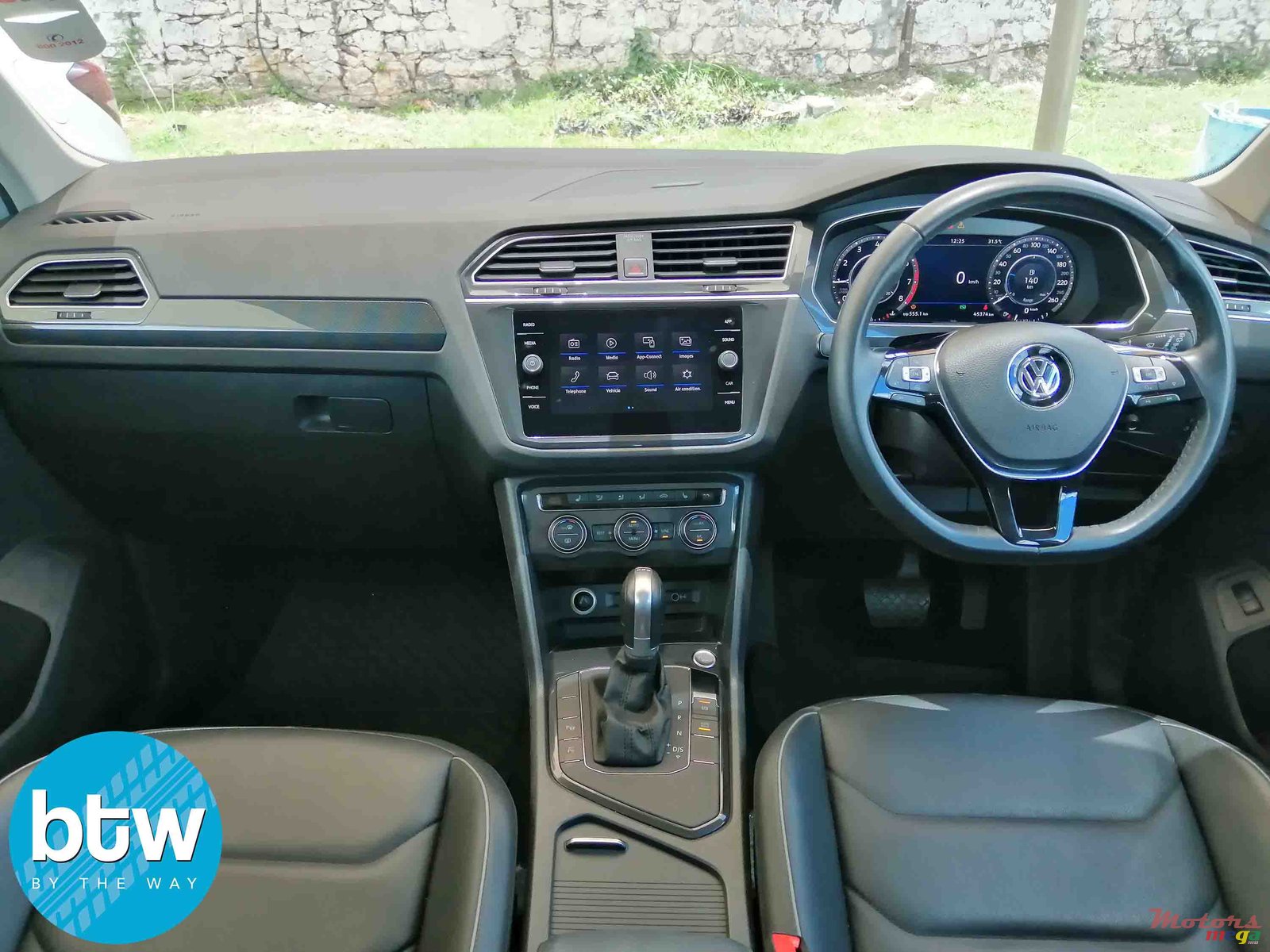 2018' Volkswagen Tiguan photo #6