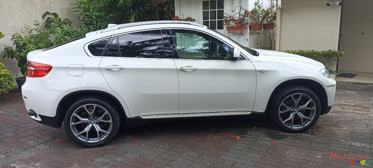 2011' BMW X6 photo #1