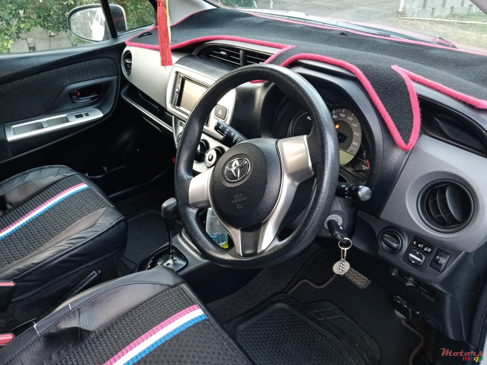 2015' Toyota Vitz photo #1