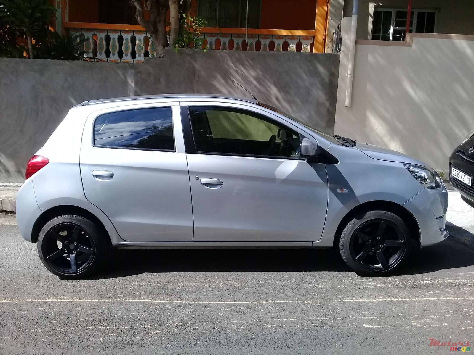 2014' Mitsubishi Mirage photo #3