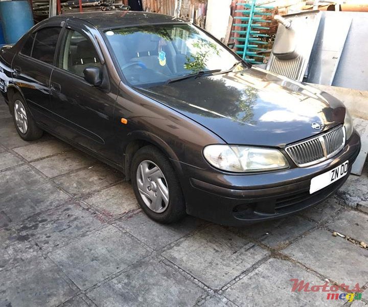 2000' Nissan Sunny photo #2