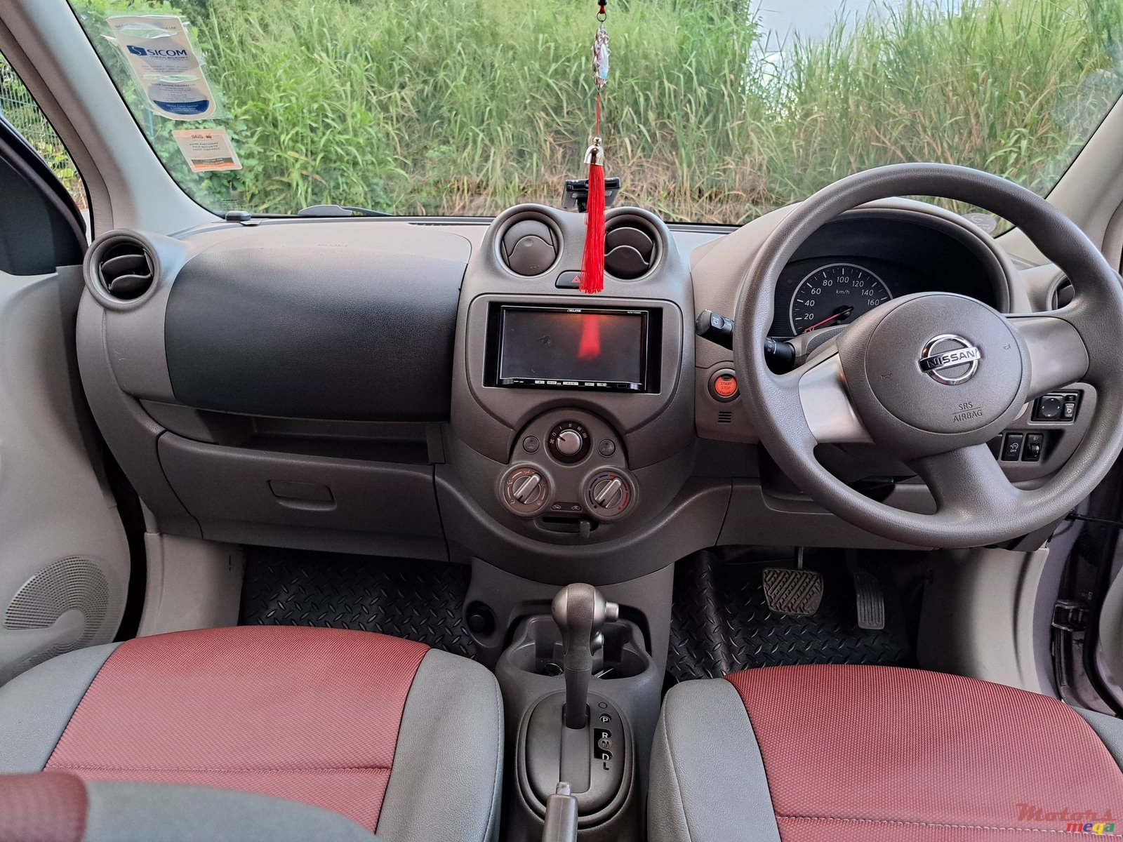 2011' Nissan March photo #1