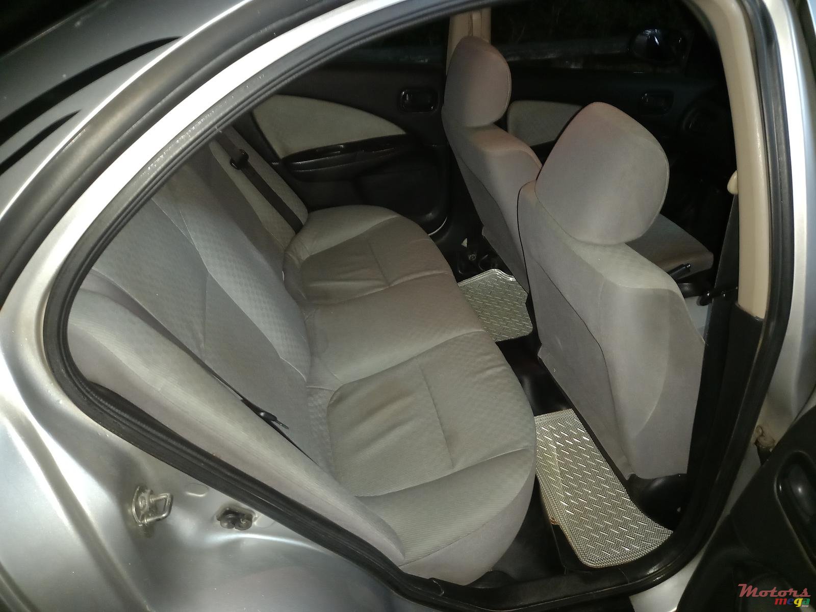 2006' Nissan Sunny photo #3